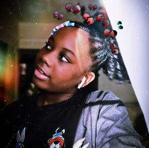 Meet your Posher, Adina